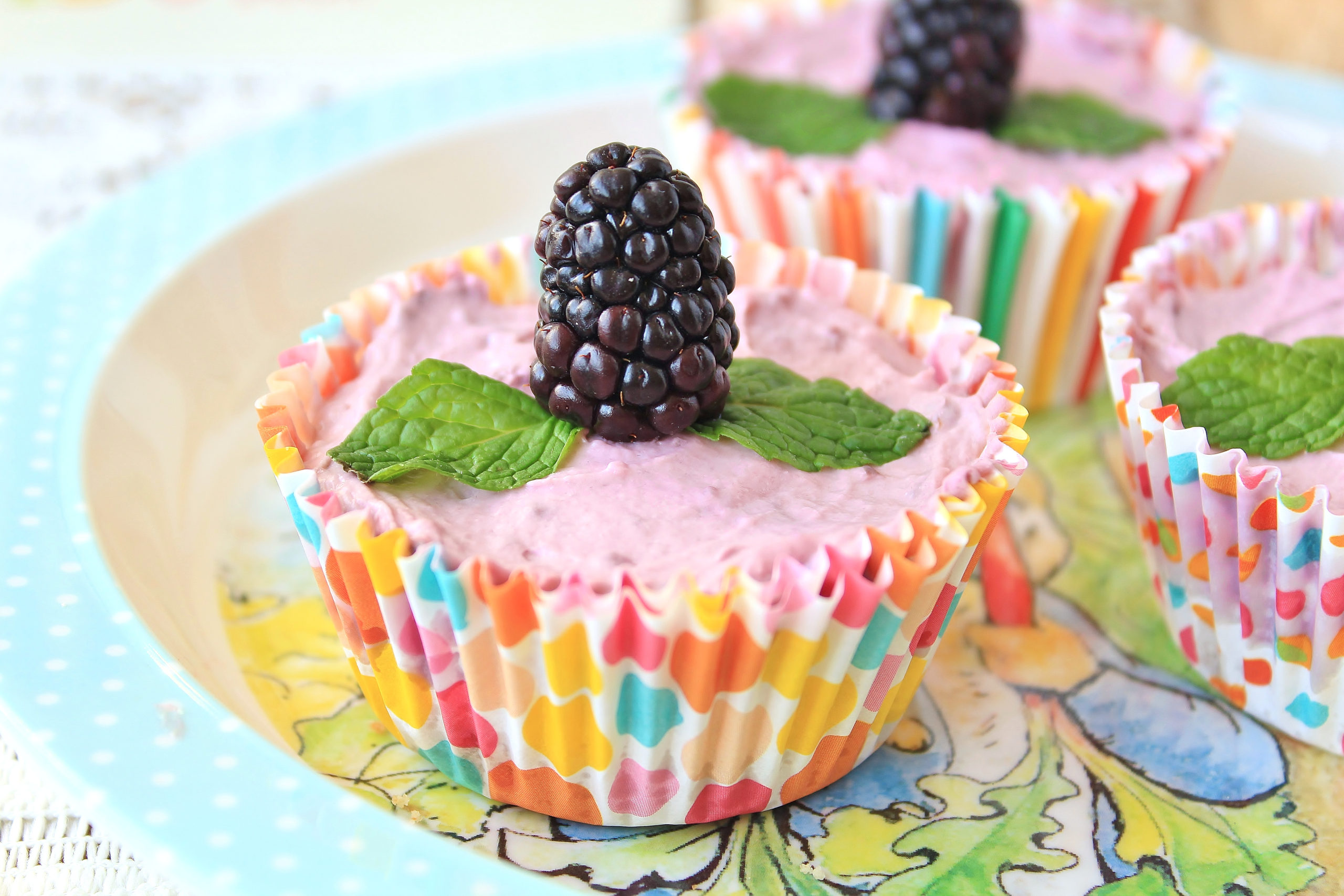 Mini No-Bake Blackberry Cheesecakes - Alison's Wonderland Recipes